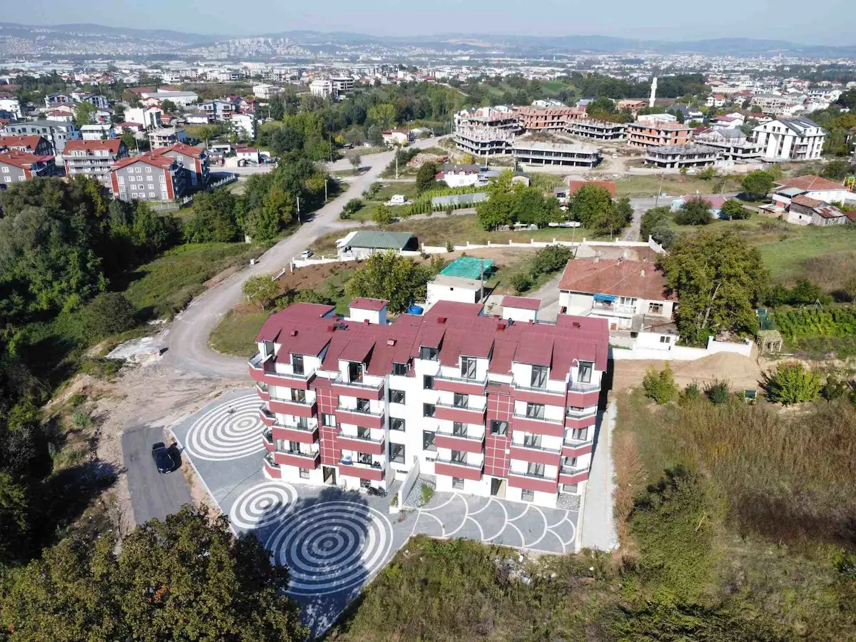 REMAX MYRADAN BAŞİSKELEDE ASANSÖRLÜ KİRALIK 4+1 TERASLI DAİRE
