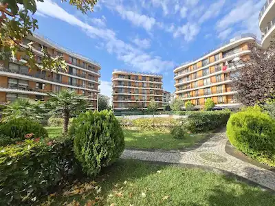 ÇEKMEKÖY CITY AMBIANCE’TA 100 M² GENİŞ BALKONLU 2+1 KREDİYE UYGUN SATILIK DAİRE