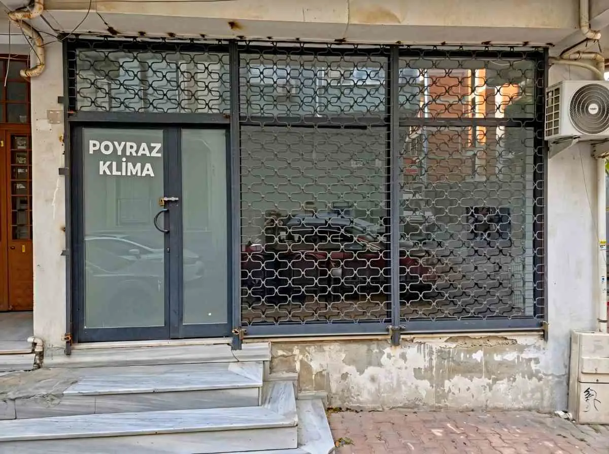 TALATPAŞA'DA, METROBÜSE YAKIN, 52M2 ARSA PAYLI TEK TAPU 3 DÜKKAN