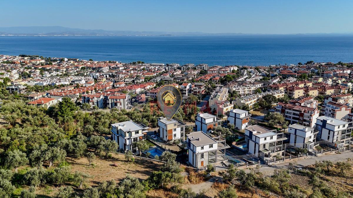 ALTINOLUK'TA DOĞANIN VE LÜKSÜN BULUŞTUĞU MODERN SIFIR VILLA