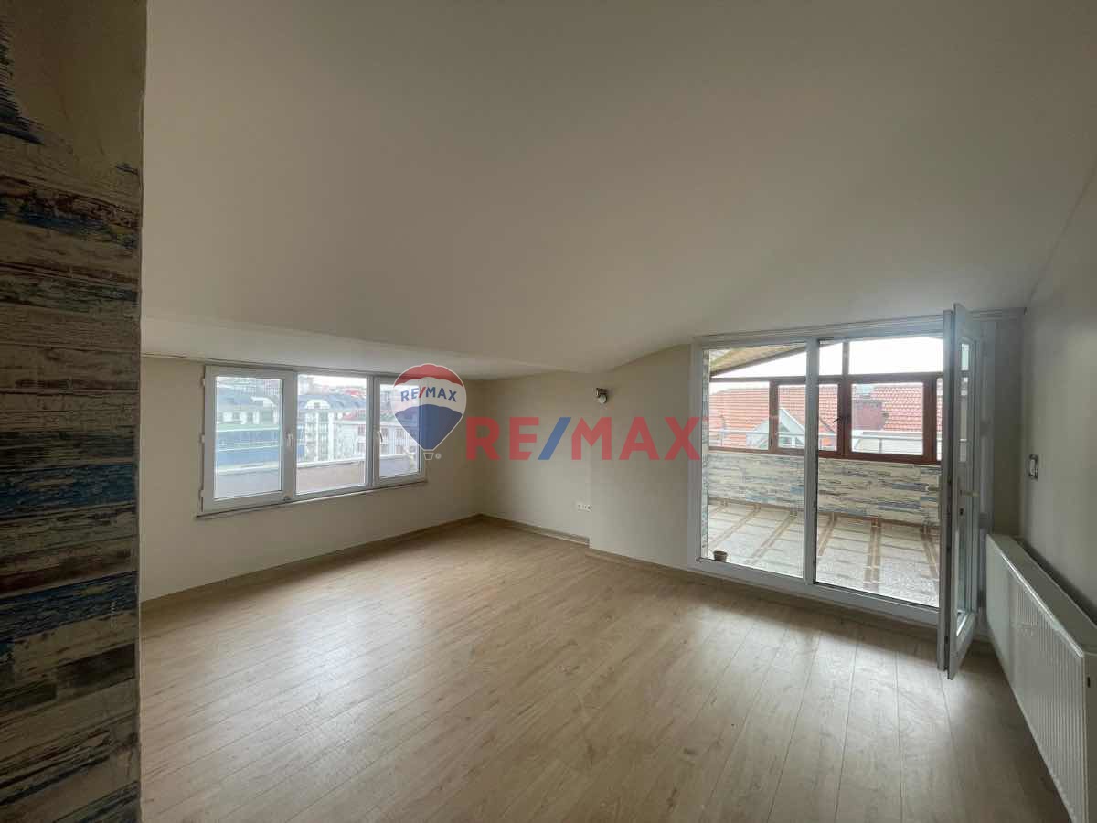 BEYLIKDÜZÜDE DEĞIRMEN EVLERI 2 SITESINDE STILIK 3+2 DUBLEKS. خانه فروشی دوبلکس  مناسب اقامت  