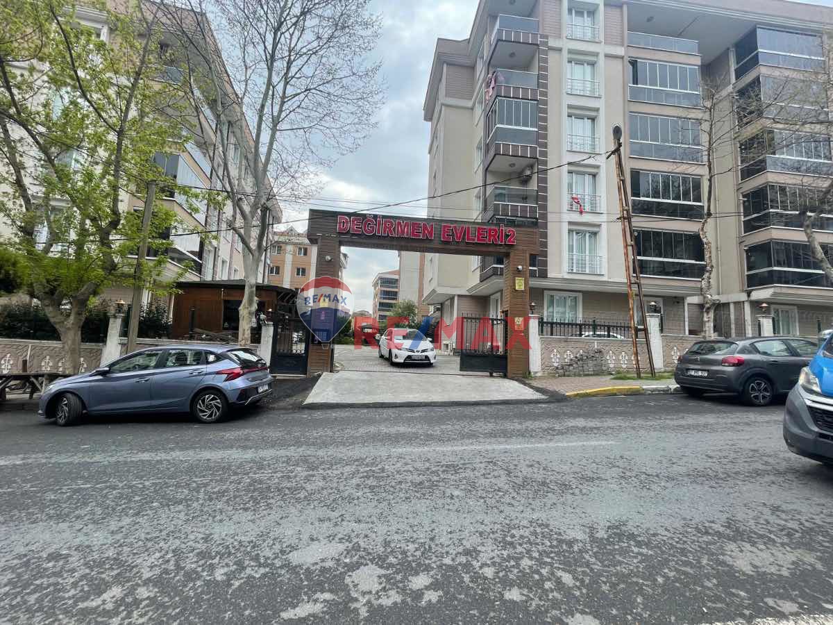 BEYLIKDÜZÜDE DEĞIRMEN EVLERI 2 SITESINDE STILIK 3+2 DUBLEKS. خانه فروشی دوبلکس  مناسب اقامت  