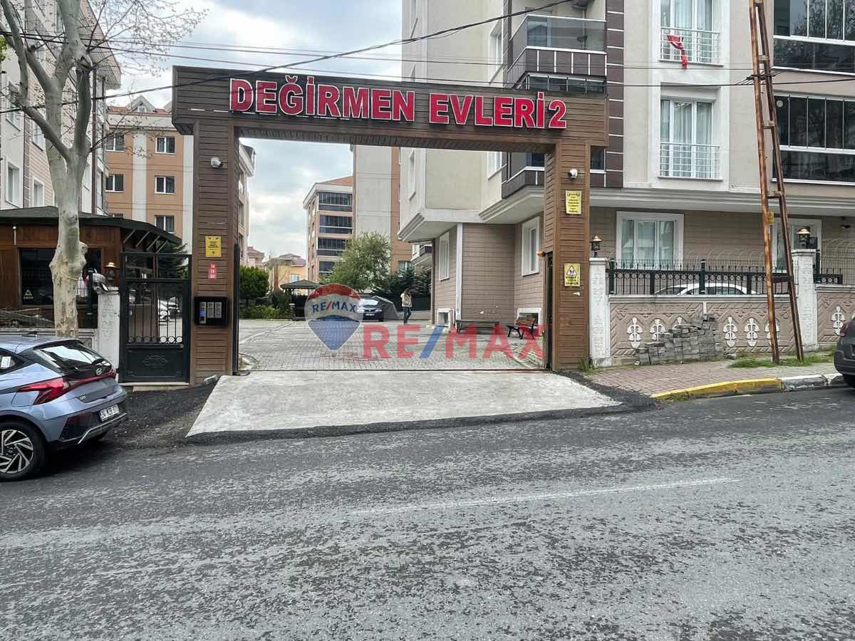 BEYLIKDÜZÜDE DEĞIRMEN EVLERI 2 SITESINDE STILIK 3+2 DUBLEKS. خانه فروشی دوبلکس  مناسب اقامت  