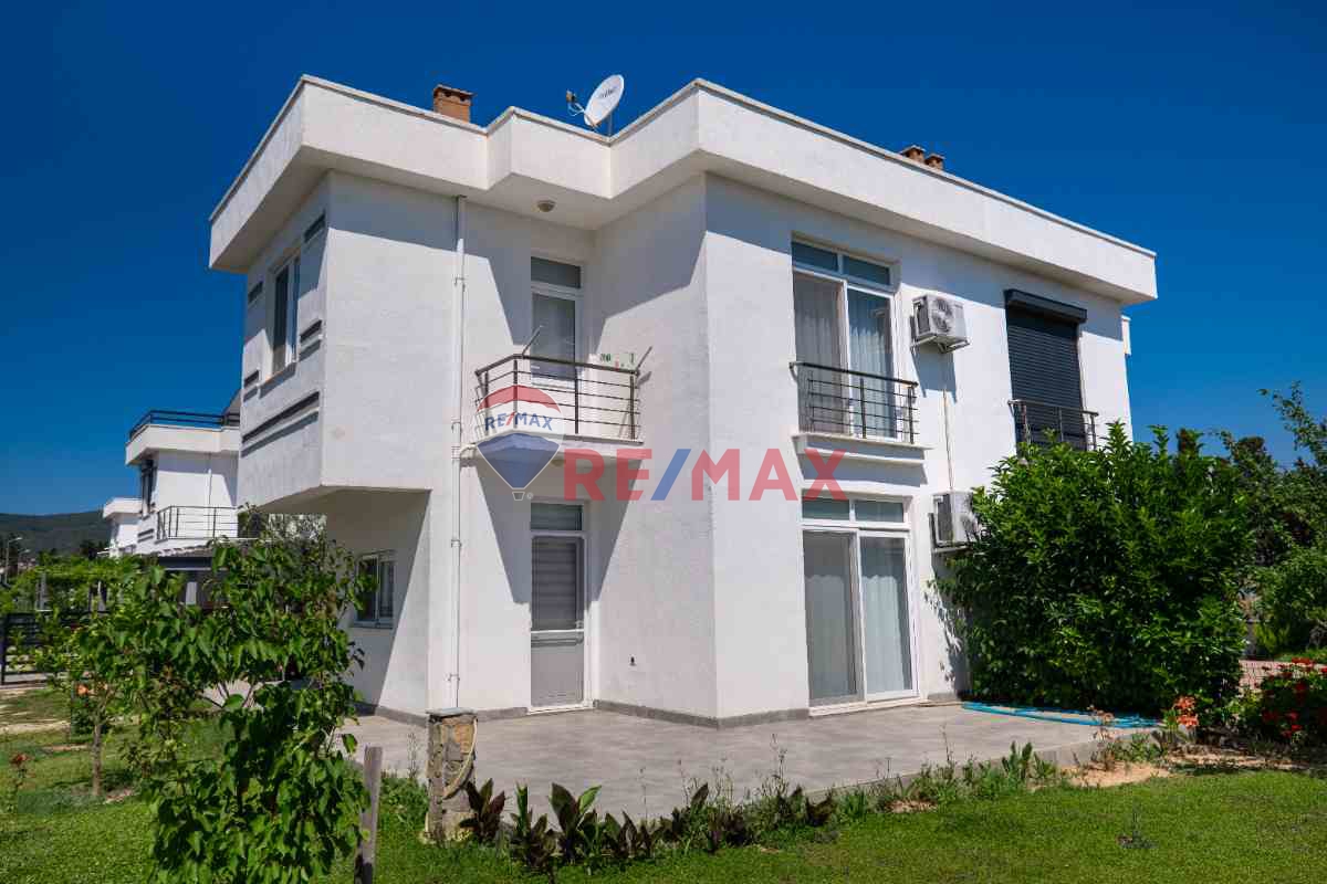 SEFERİHİSAR DOĞANBEYDE HAVUZLU SİTEDE FULL EŞYALI KİRALIK YAZLIK