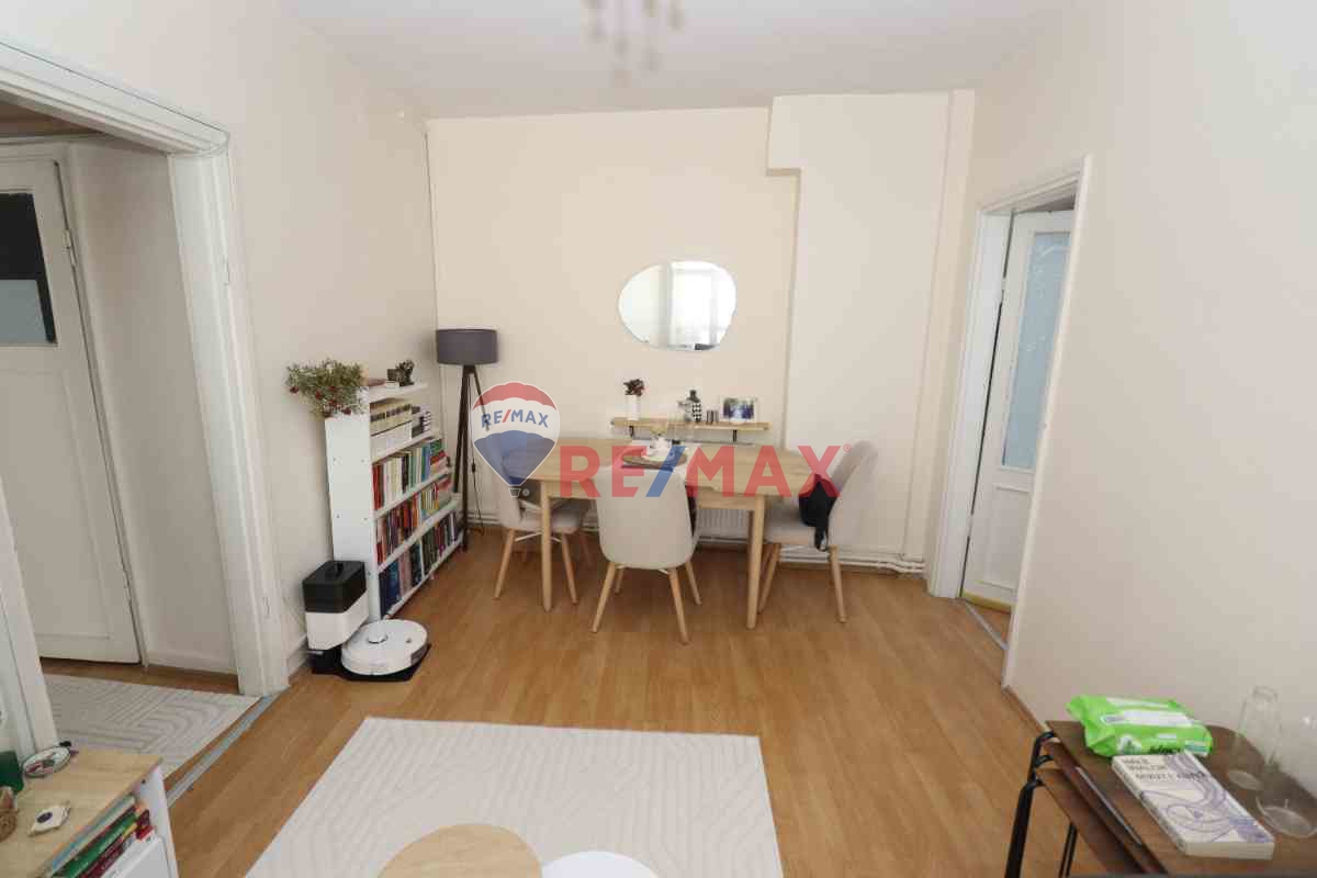 ÜSKÜDAR VALIDEI ATIK’TE DENIZ MANZARALI, BALKONLU, MASRAFSIZ 2+1 KIRALIK DAIRE! 