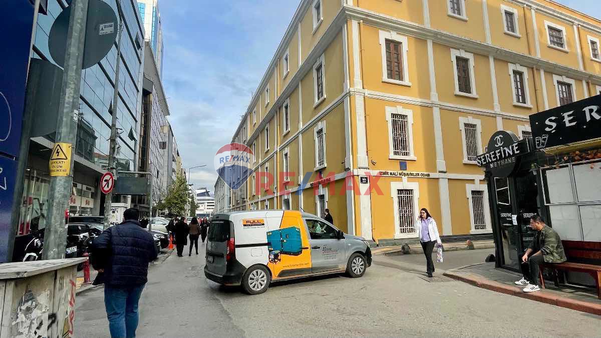 ALSANCAK MALI MÜŞAVIRLER ODASI VE İZMIR TAPU YAKINI KIRALIK EŞYALI OFIS