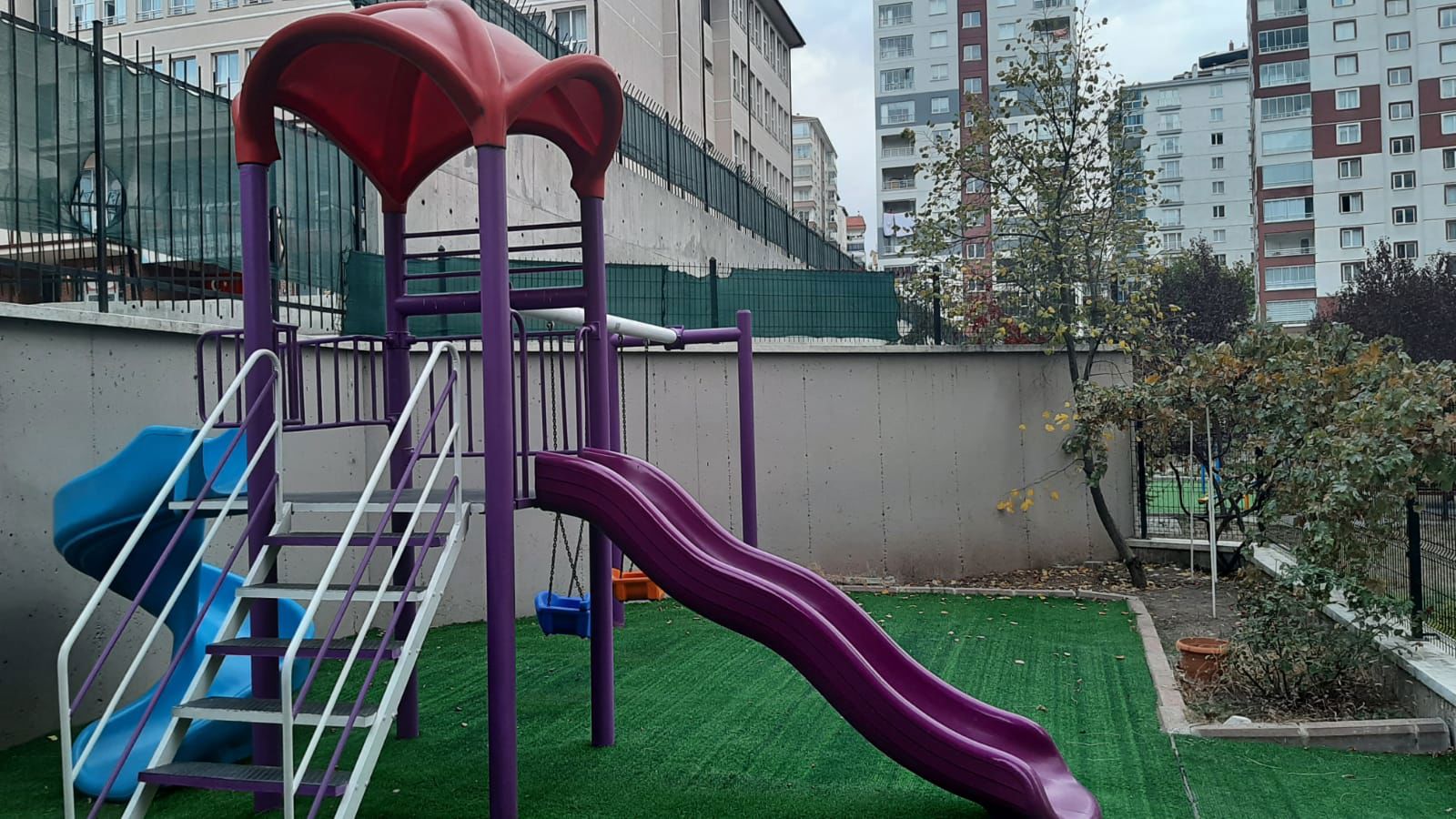 YENIMAHALLE GÜVENTEPE CADDESI ÜZERINDE BÜYÜK BALKONLU GENIŞ DAIRE