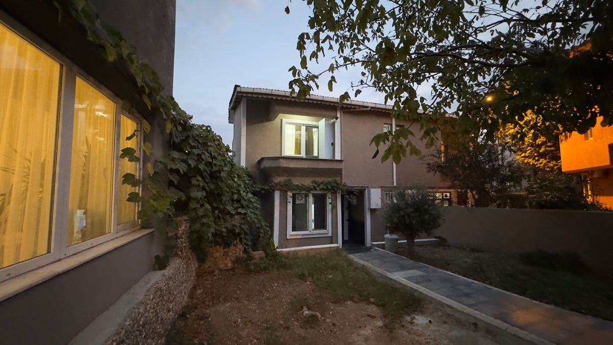 KAVAKLI SAHİL MAHALLESİNDE SATILIK DENİZ MANZARALI 4+1 VİLLA