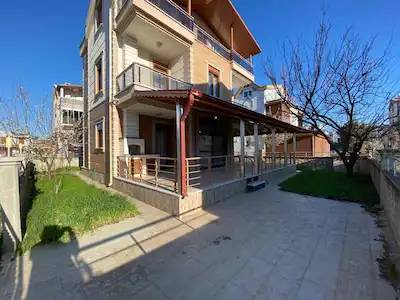 AYVALIK ALTINOVA YORGUN'DA SATILIK EŞYALI 5+1 VILLA