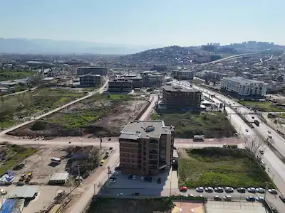 İZMIT YEŞILOVA KIRALIK OFFICE 41'DE PRESTIJLI KONUM