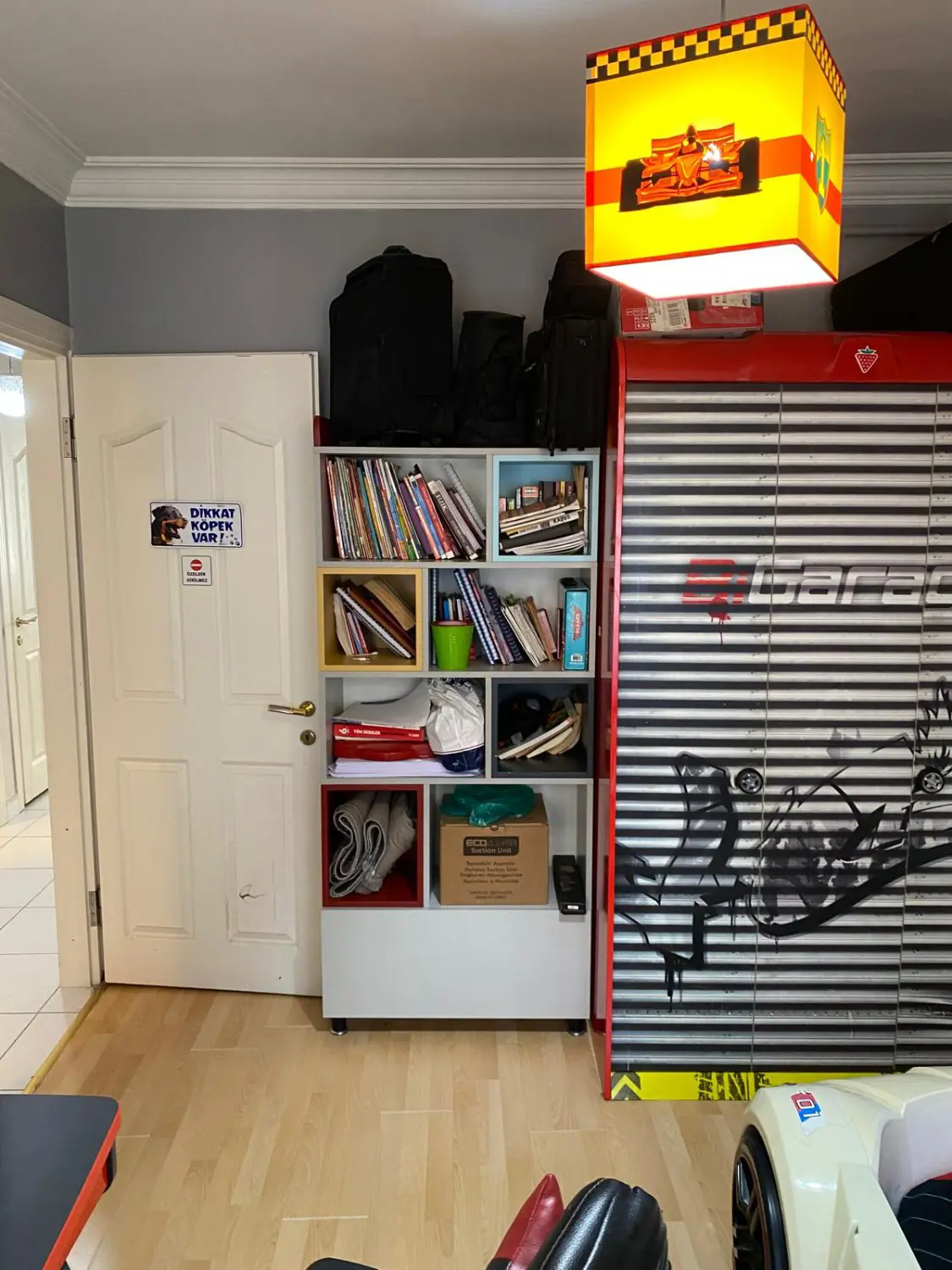 BEYOĞLU KADIMEHMET'DE SATILIK  BALKONLU FIRSAT DAİRE