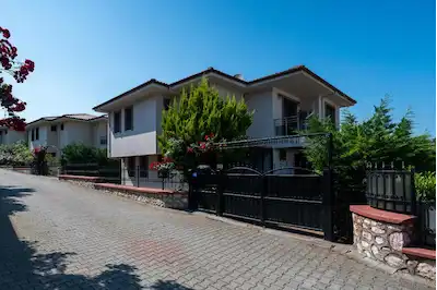 REMAX LEON NİLÜFER 19 MAYIS'TA SEÇKİN YAŞAMA ÖZEL 5+1 VİLLA