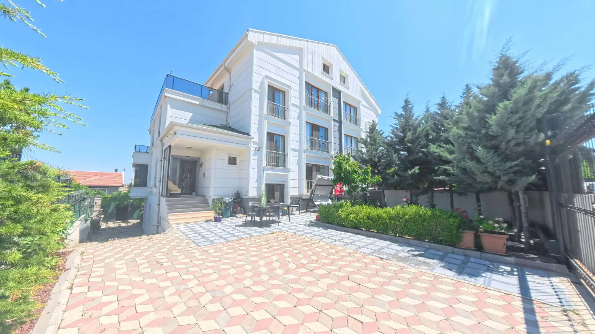 Property image 8