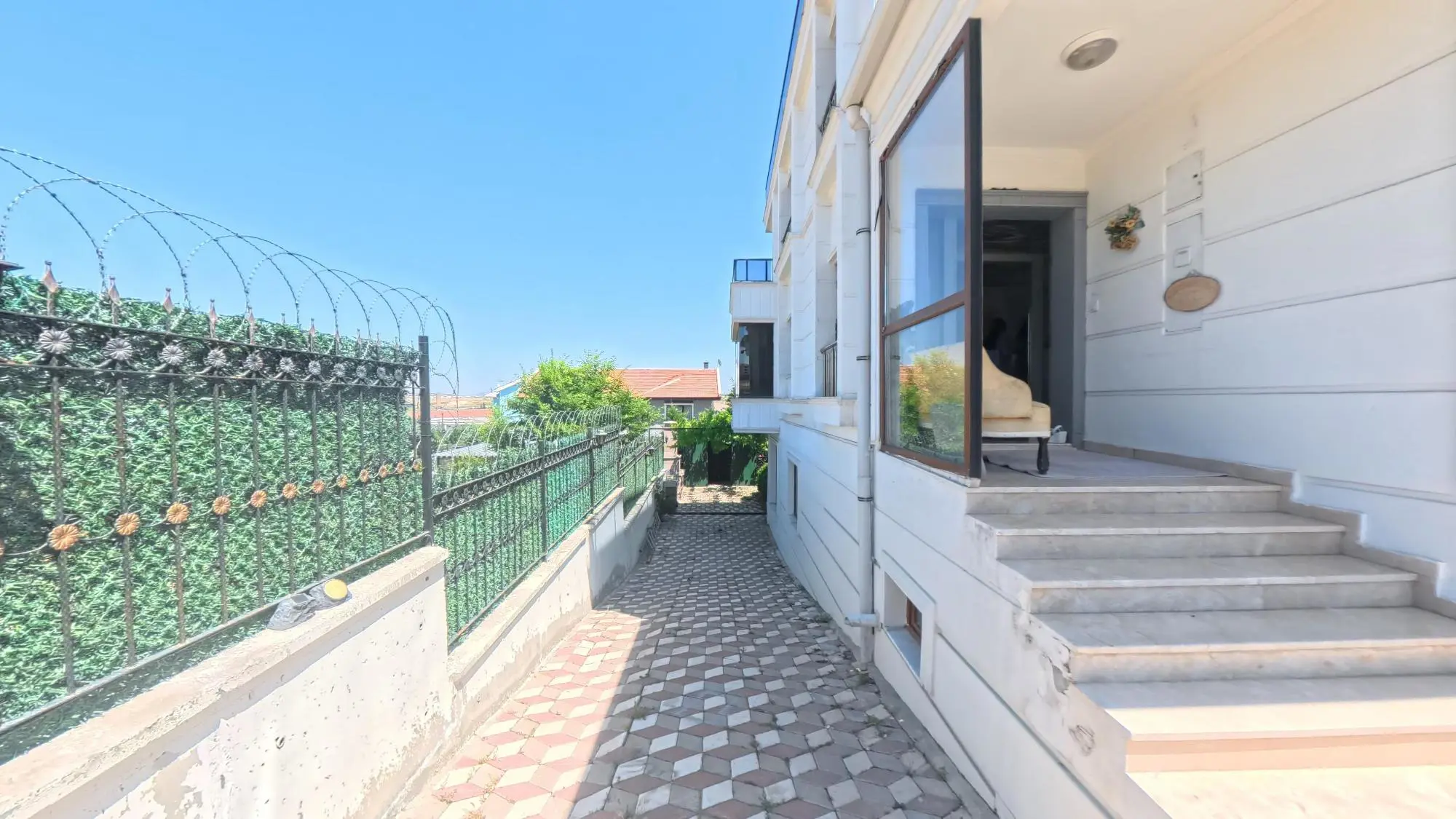 Property image 16