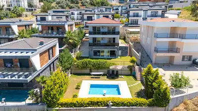 KUŞADASI SOĞUCAK’TA 634 M² ARSA İÇINDE ÖZEL HAVUZLU VILLA
