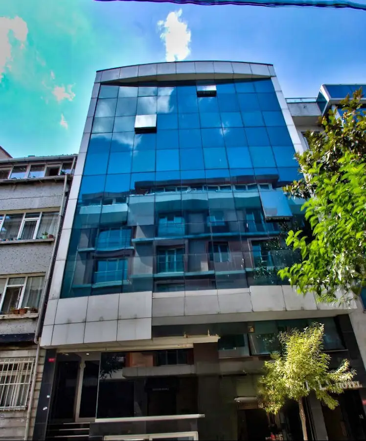 NIŞANTAŞI'NDA SATILIK 3 YILDIZLI OTEL | 32 ODA | 110 YATAK | 180 M² TICARI DÜKKÂN | MÜLK + İŞLETME