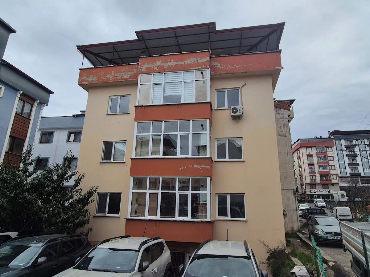 RE/MAX MEYDAN'DAN PELİTLİ'DE SATILIK KOMPLE BİNA...