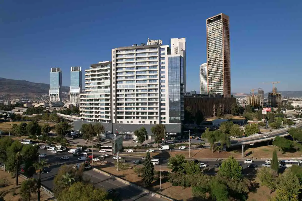 İZMİR/BAYRAKLI İZKA LİNE"DA SATILIK ULTRA PREMİUM OFİS..