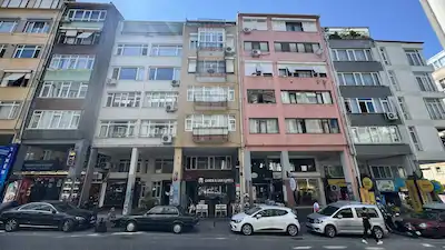 MODA CADDESİ ÜZERİNDE, ASANSÖRLÜ BİNADA, ÇİFT CEPHELİ 3+1 DAİRE