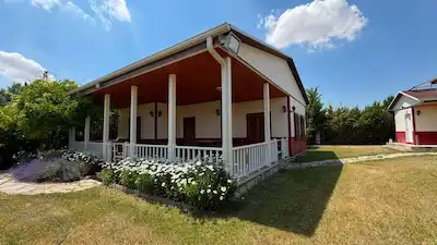 YAVRUCUKTA BAHÇESİ HAZIR MÜSTAKİL EVİ OLAN SATILIK TARLA