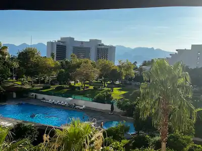 ANTALYA LIDERKENT 1'DE DENIZ MANZARALI,EŞYALI SATILIK 3+1 DAIRE