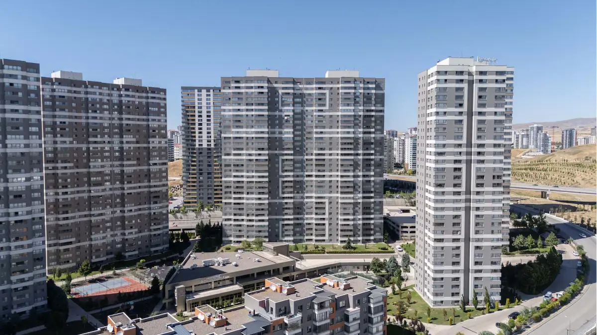 KAŞMIR GÖL EVLERI SITESI SATILIK 4+1 GÖL VE PEYZAJ MANZARALI DAIRE
