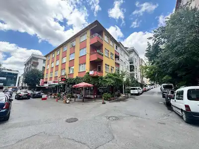 YAMANEVLER METRO KARŞISI KIRACILI SATILIK 16 M² DÜKKAN
