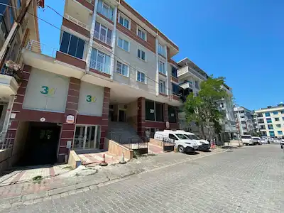 YAKUPLU MH. MERKEZİ KONUM KAPALI OTOPARK 100M2 KİRALIK 2+1 DAİRE