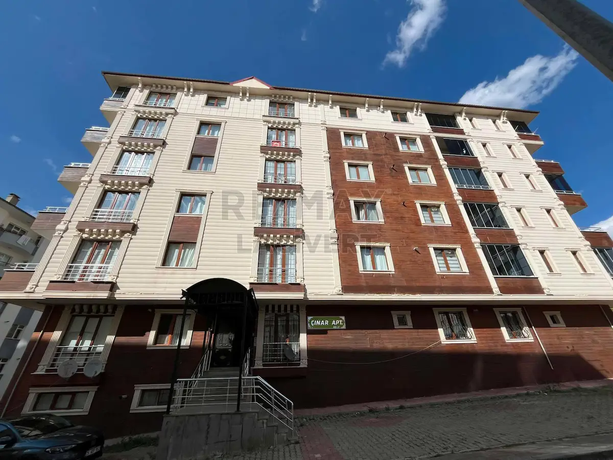 RE/MAX LACIVERT'TEN KAYAKYOLU'NDA SATILIK 3+1 DAIRE 