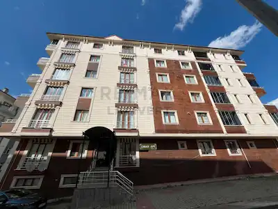 RE/MAX LACIVERT'TEN KAYAKYOLU'NDA SATILIK 3+1 DAIRE