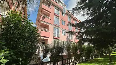YENİBOSNA RADAR'DA GENÇ BİNA ARA KAT 2+1 PARK MANZARALI DAİRE