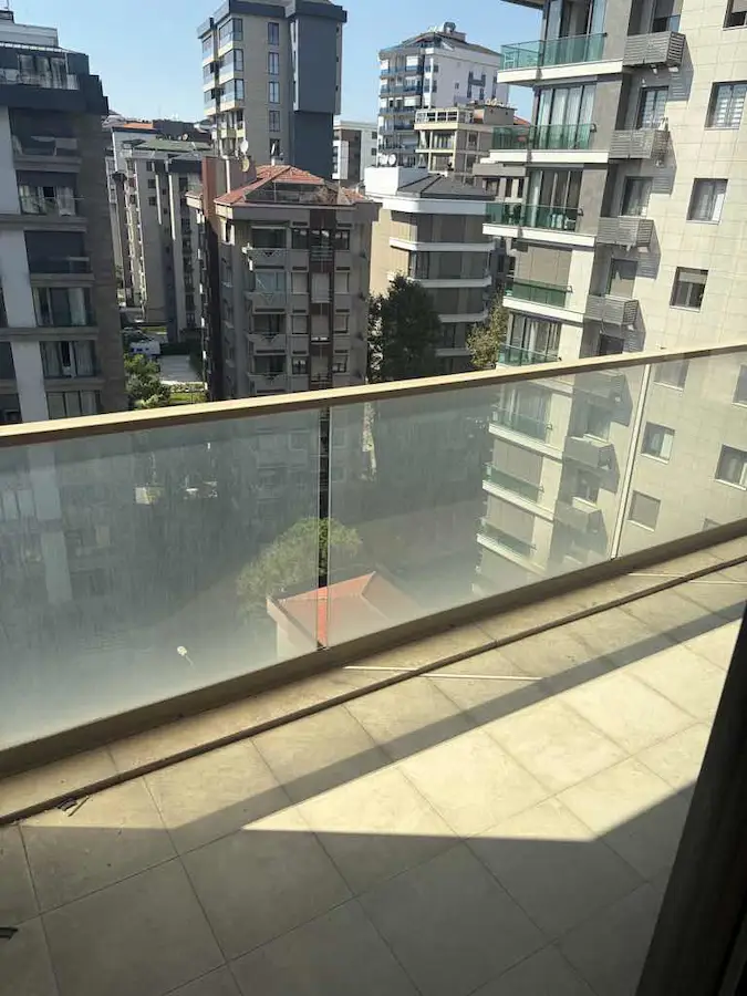 CADDEBOSTAN SAHİLDE YENİ, SIFIR KİRALIK 3+1 SÜPER LÜKS DAİRE.