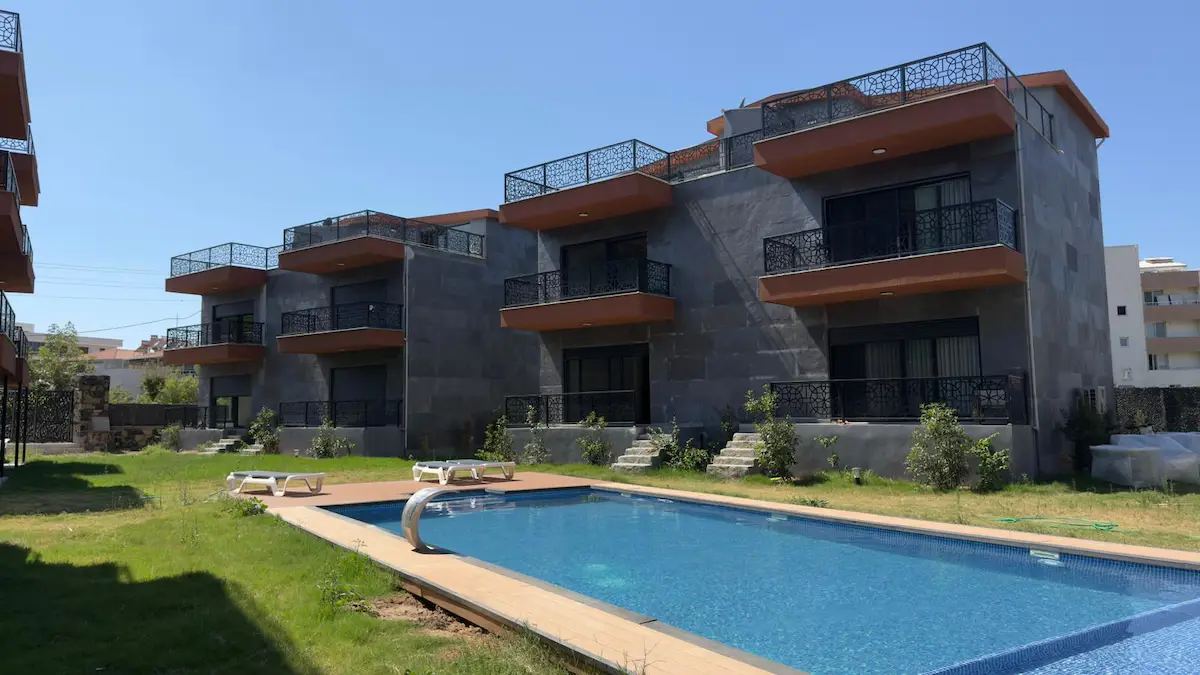 YENİŞAKRAN SİTE İÇİNDE KİRALIK LÜKS TRİPLEKS VİLLA