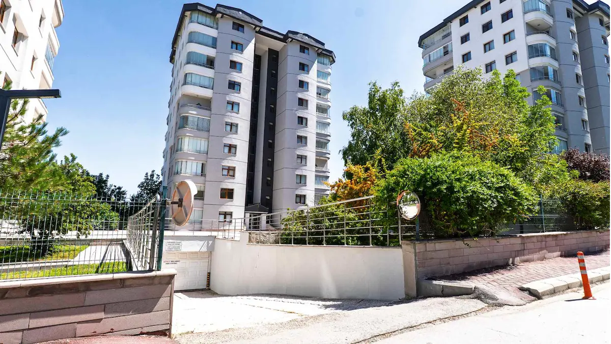 YAŞAMKENT BAHÇEŞEHİR SİTESİ SATILIK 3+1 BOŞ ARAKAT DAİRE