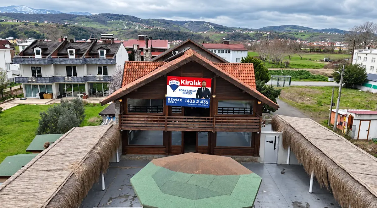 REMAX PARLA BARLAS GÜRLER'DEN DEREKÖYDE İÇKİ RUHSATLI DENİZE SIFIR KİRALIK RESTORAN İŞLETMESİ
