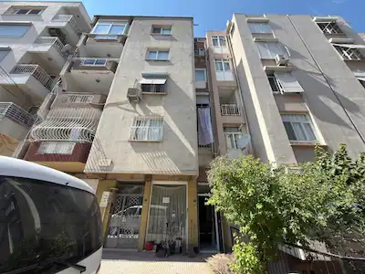 KONAK MURAT REİS’TE RESMI KURUM KIRACILI 40 M² DÜKKAN