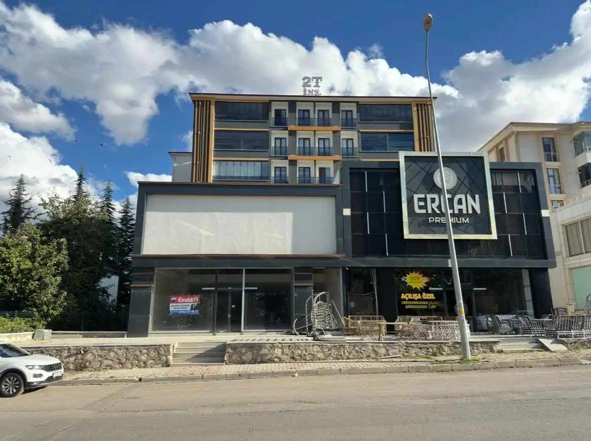 RE/MAX DOĞU'DAN MALATYA CADDESİNDE 1.515 M2 KİRALIK DÜKKAN