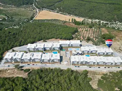 KUŞADASI KİRAZLI'DA 2023 YAPIMI 1+1 ÖNÜ AÇIK DAİRE