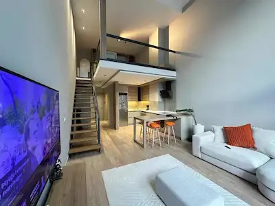 İN MARİ SİTESİ TERASLI VE DENİZ MANZARALI BÜYÜK TİP 1+1 LOFT DAİRE