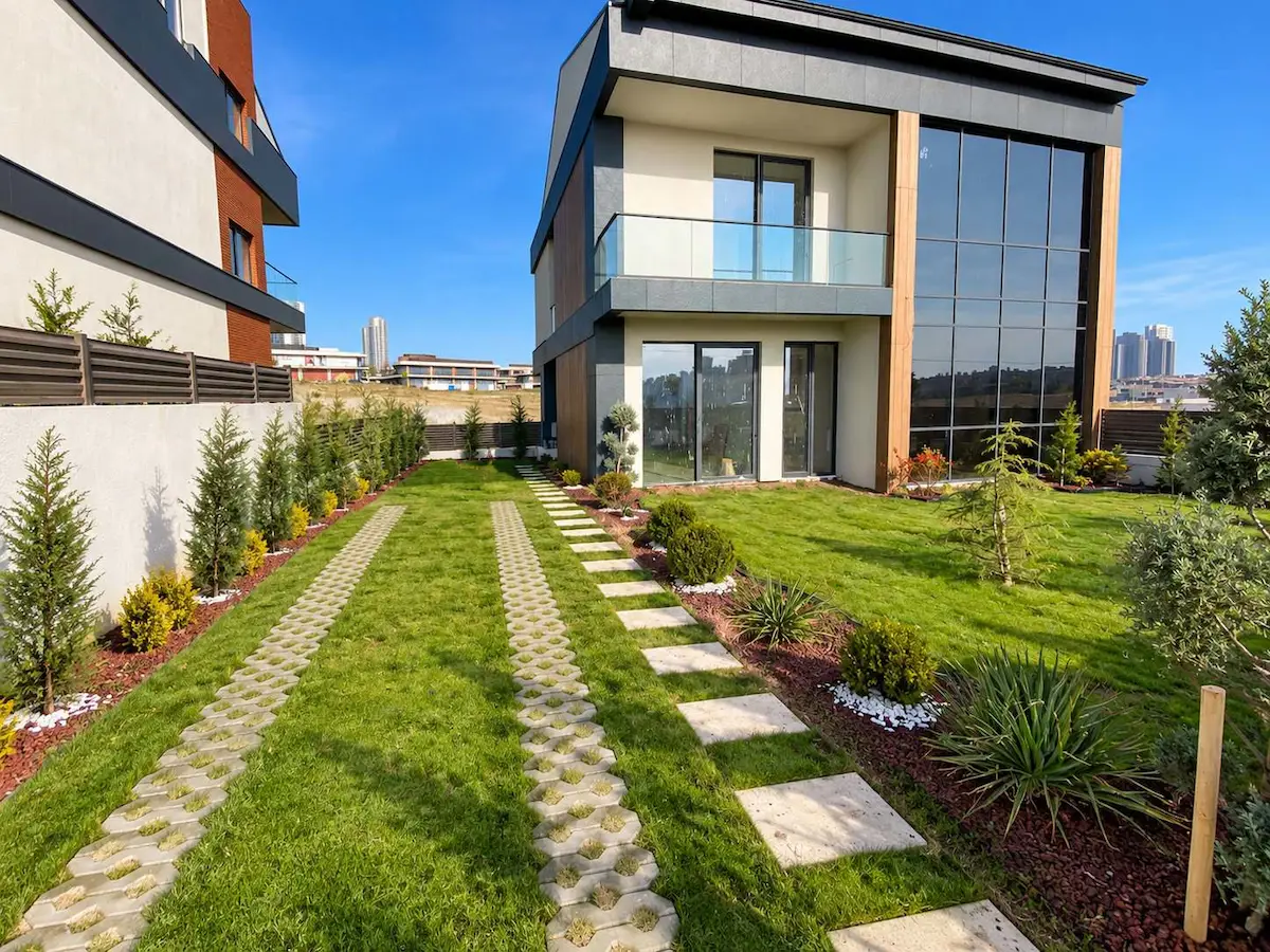 BEYTEPE’DE ASANSÖRLÜ SIFIR  LÜKS YAPILI 4+1 SATILIK VİLLA
