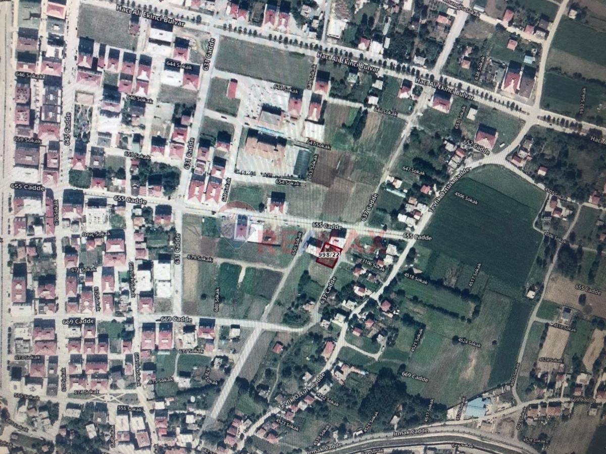 REMAX KUZEYDEN KAT KARŞILIĞI  ARSA