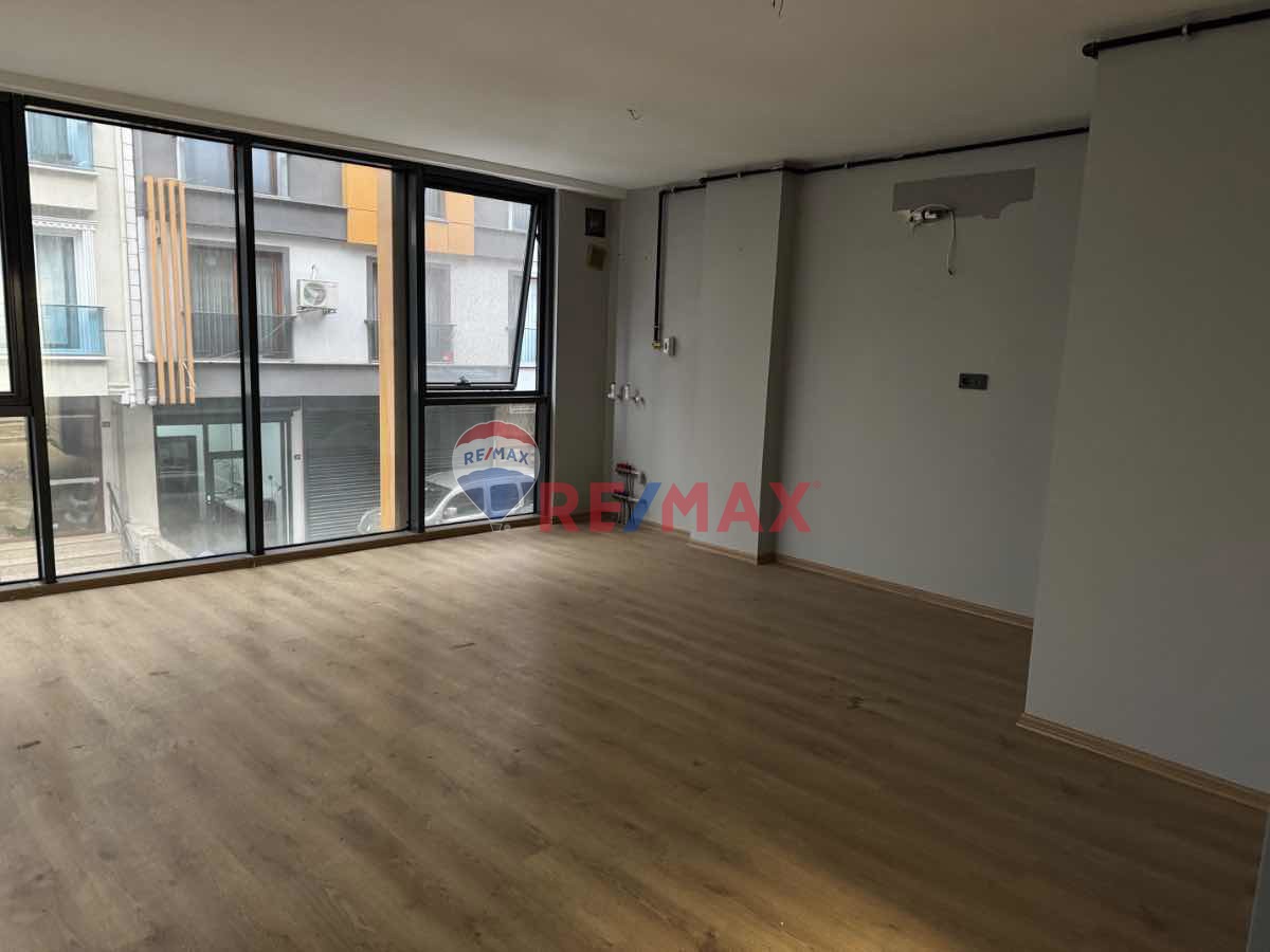 PRESTIJLI SITENIN YANINDA ÇOK TEMIZ VE KULLANIŞLI DÜKKAN&MAĞAZA