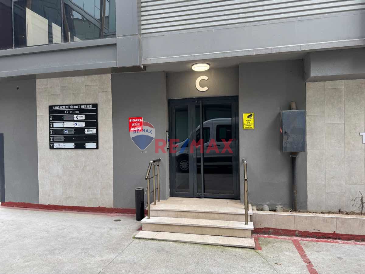 PRESTIJLI SITENIN YANINDA ÇOK TEMIZ VE KULLANIŞLI DÜKKAN&MAĞAZA