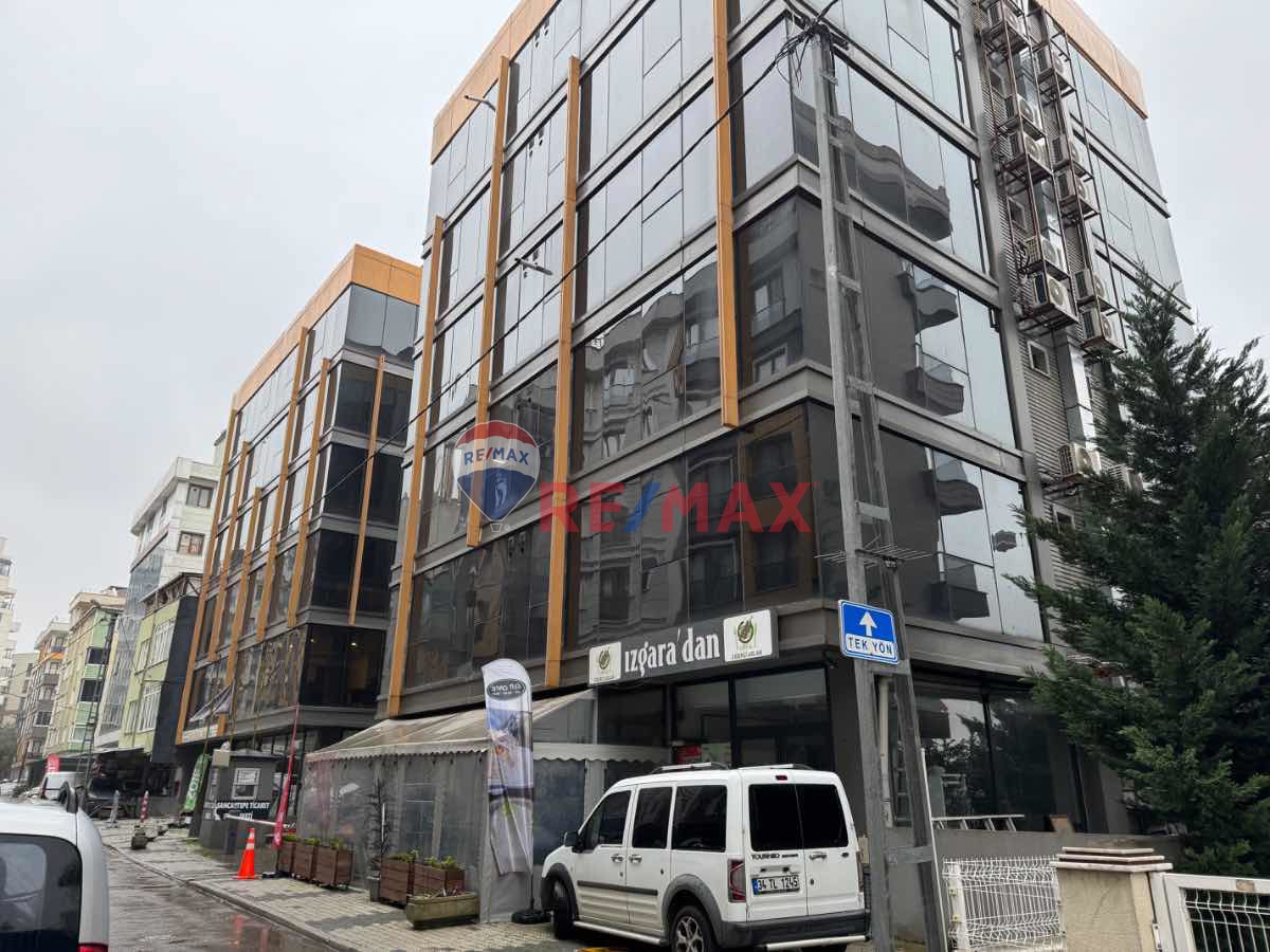 PRESTIJLI SITENIN YANINDA ÇOK TEMIZ VE KULLANIŞLI DÜKKAN&MAĞAZA