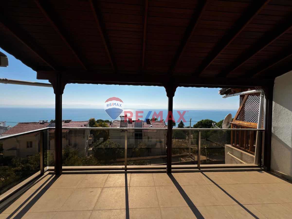 SATILIK SAROZ ERIKLI'DE 250 M2 DENIZ MANZARALI VILLA YAZLIK