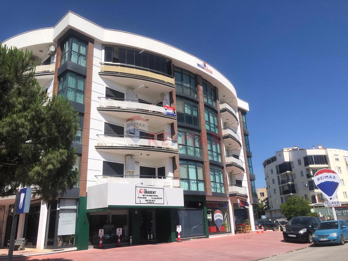 REMAX YELKEN'DEN CAMİKEBİR  DE HAVUZLU, OTOPARKLI, D.GAZLI,ASANSÖRLÜ