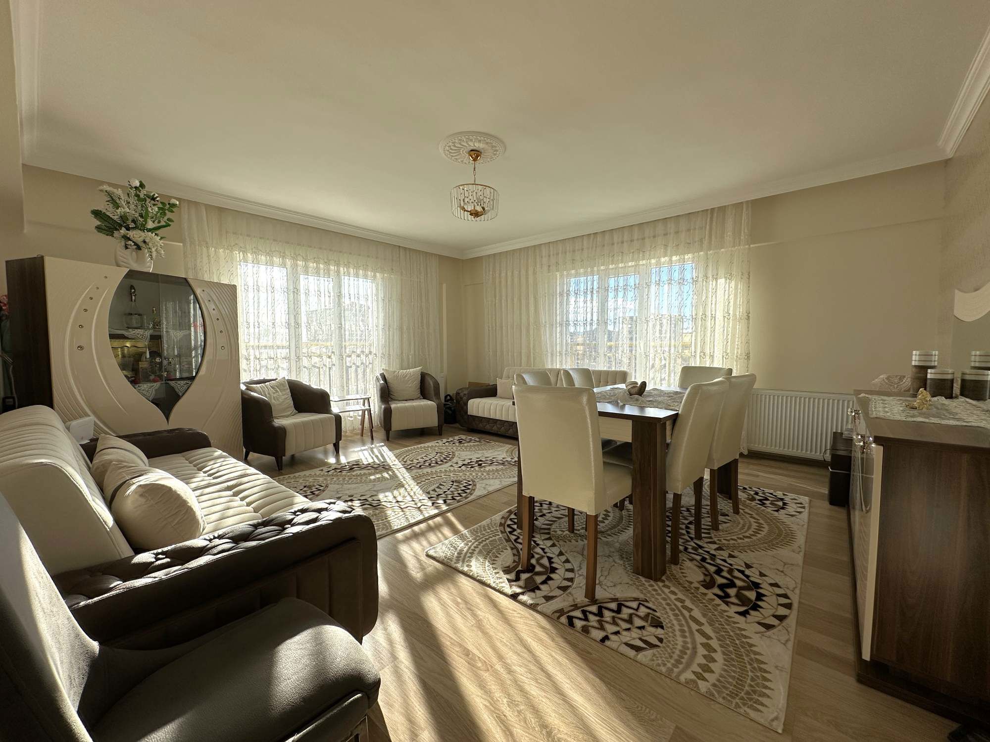 RE/MAX CENTRAL'DAN ŞEYH ŞAMİL MAH.'DE 3+1 YAPILI SATILIK DAİRE