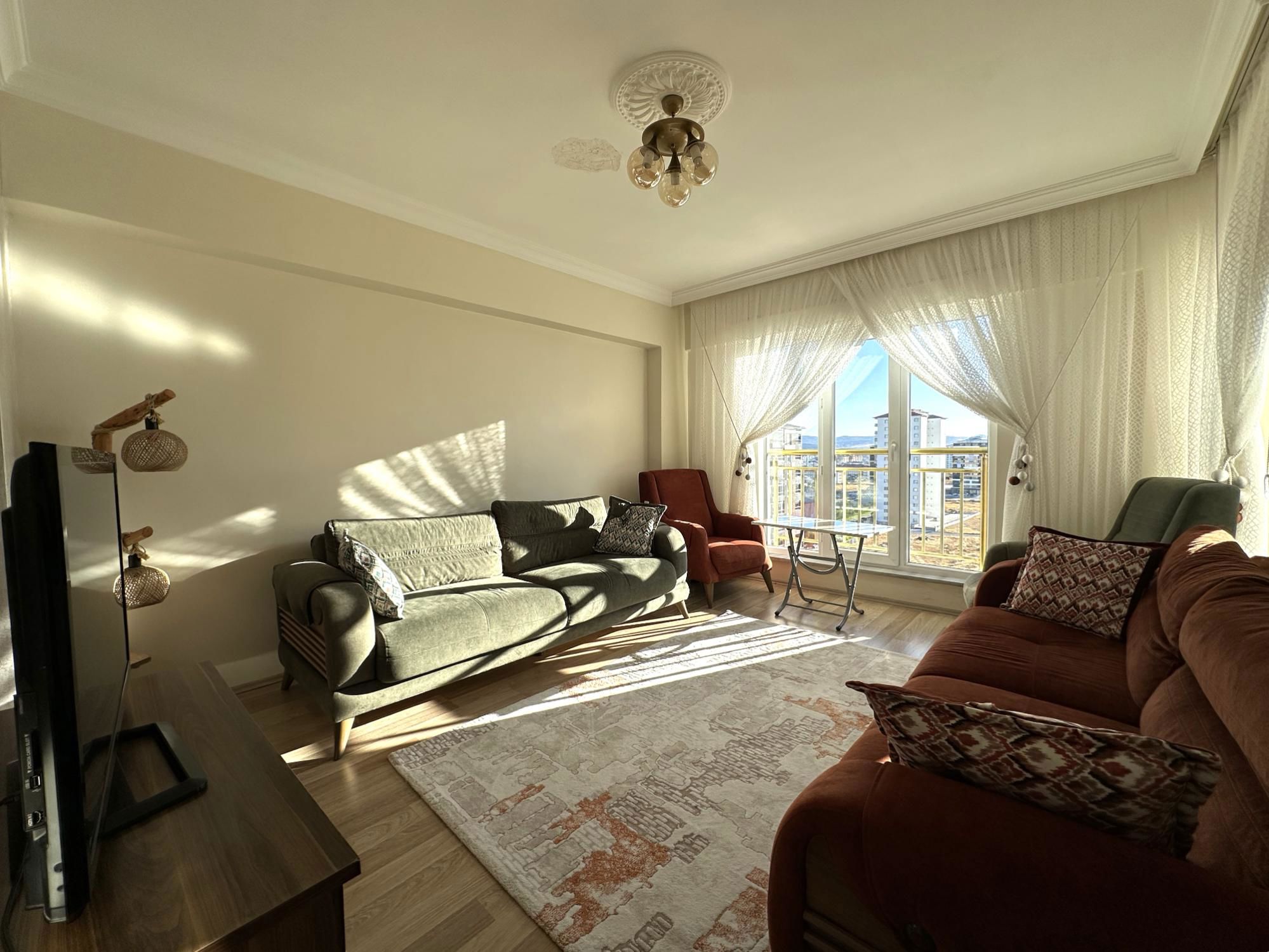 RE/MAX CENTRAL'DAN ŞEYH ŞAMİL MAH.'DE 3+1 YAPILI SATILIK DAİRE