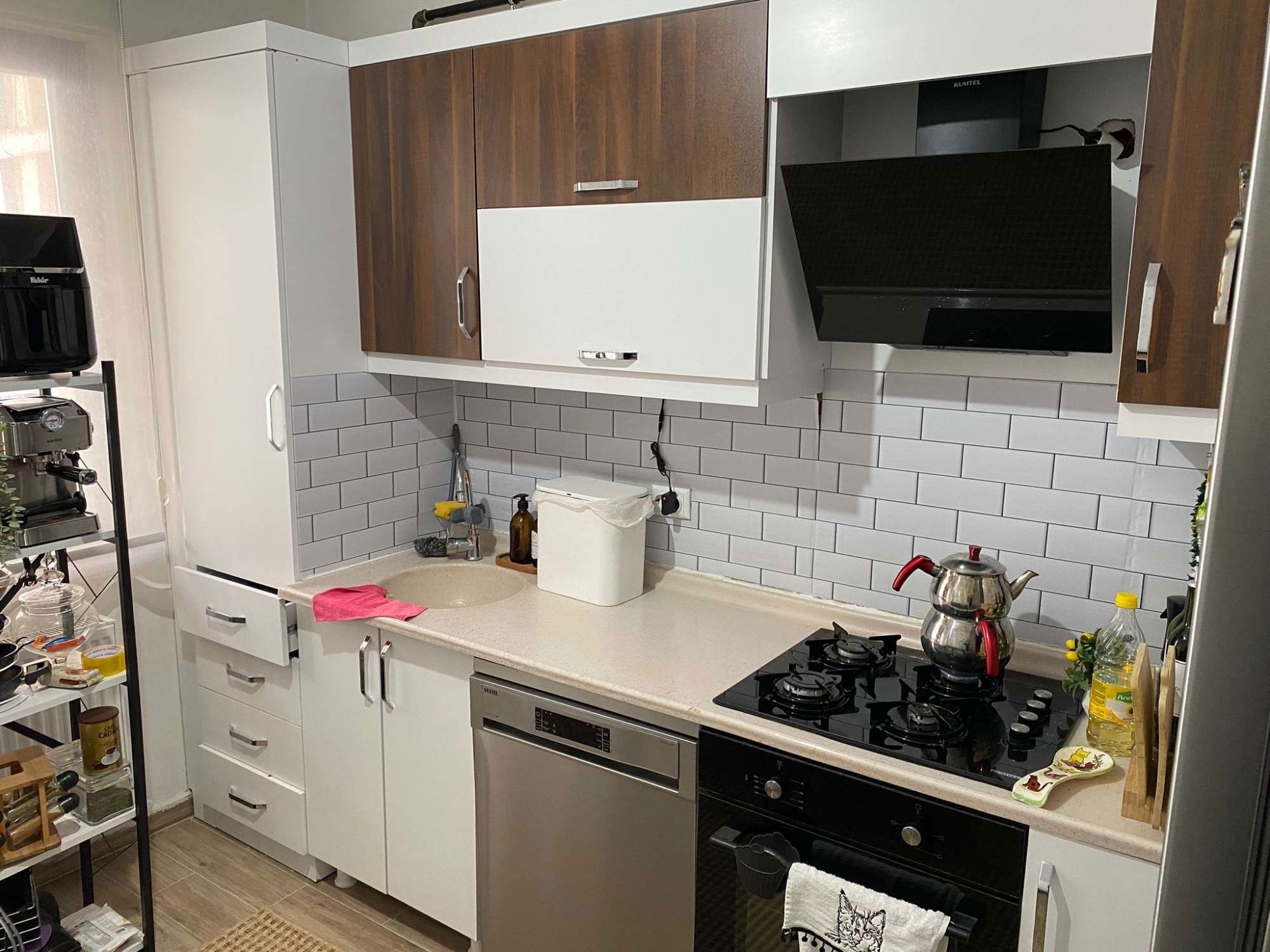 REMAX İLKE'DEN ŞEHİR MERKEZİ KEVELCİLER'DE 3+1 KİRALIK DAİRE 