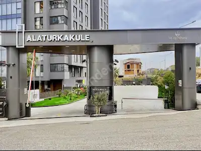 ASUMAN MÜTEVELLİOĞLU’DAN GÜVENLİKLİ DENİZ MANZARALI SİTE DAİRESİ
